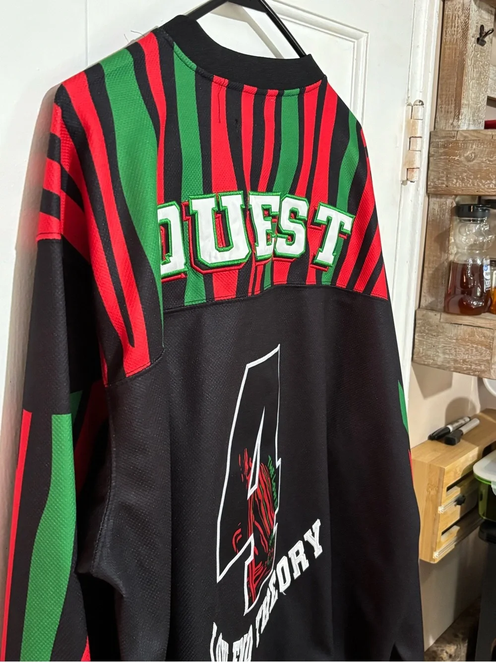 A Tribe Called Quest Low End Theory Men's Jersey - Black/Red/Green - Picture 13 of 16